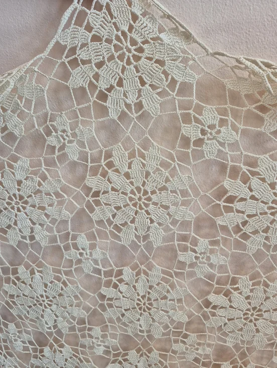 Crochet Table Cloth Floral Pattern - Picture 1 of 8